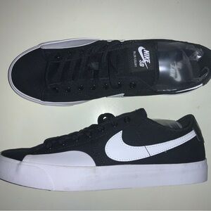 Nike SB Blazer Court